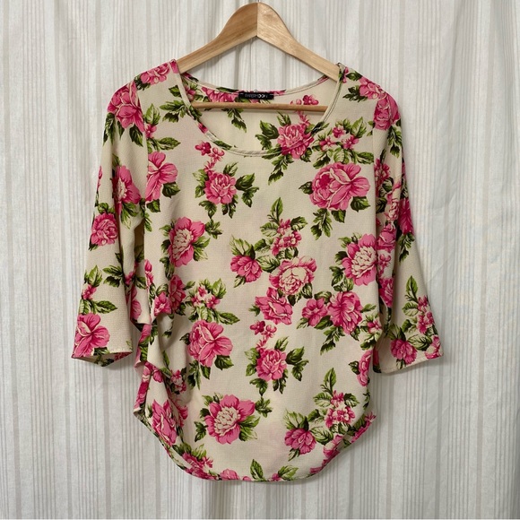 Papermoon Tops - Papermoon 🌝 Cute & flowy floral blouse